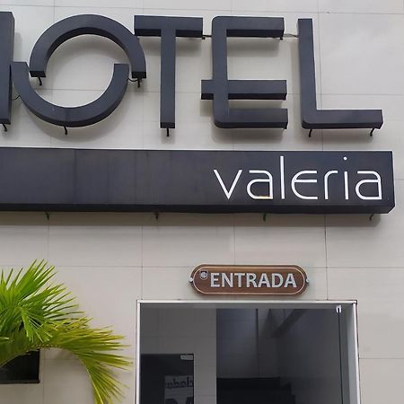 OYO Hotel Valéria Salvador Esterno foto