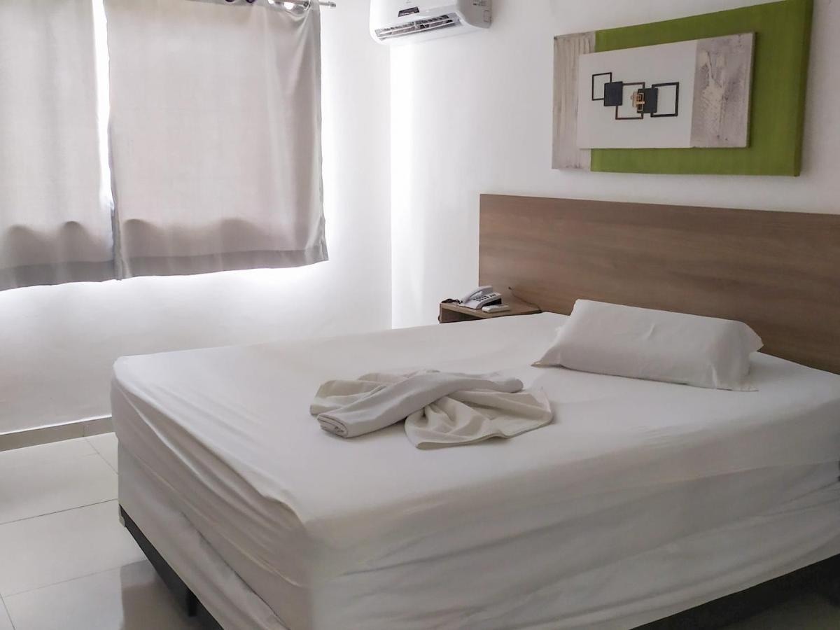 OYO Hotel Valéria Salvador Esterno foto