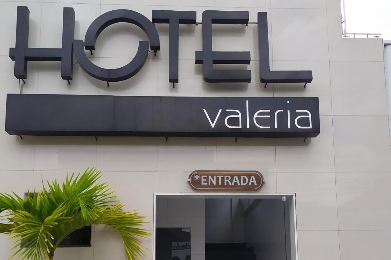 OYO Hotel Valéria Salvador Esterno foto